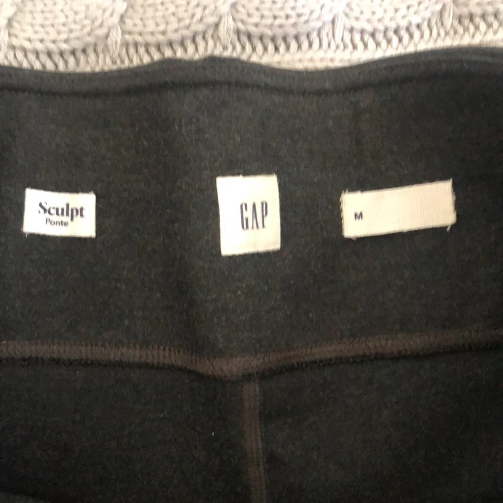 Gap Leggings Sculpt Ponte - Charcoal Grey - Size Medium NWOT - Picture 2 of 12